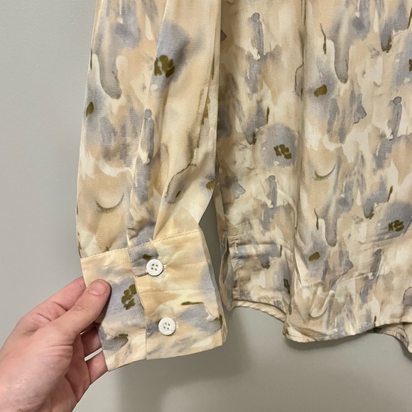 DAZY paint-like cream lavender button-down silky blouse - Picture 7 of 15